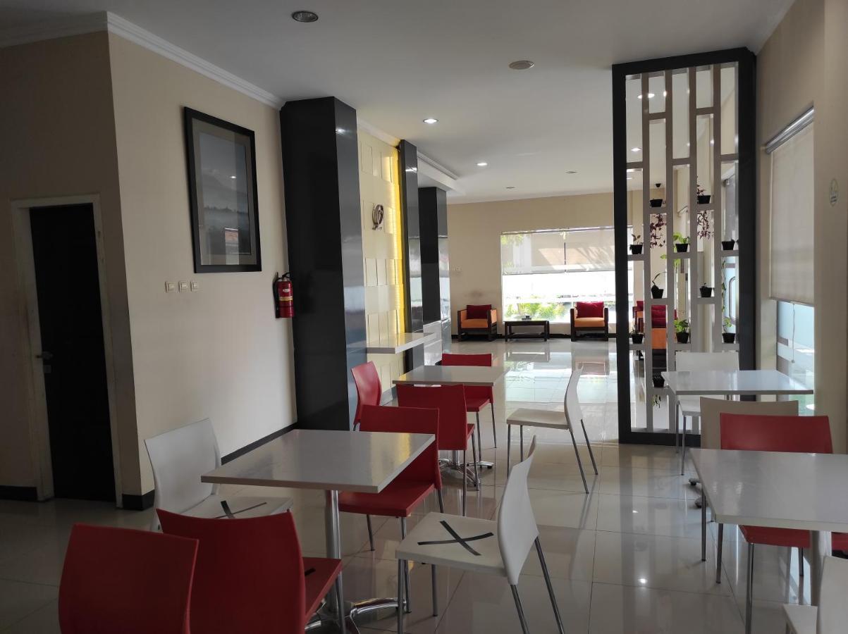 Hotel Orlen Джок'якарта Екстер'єр фото