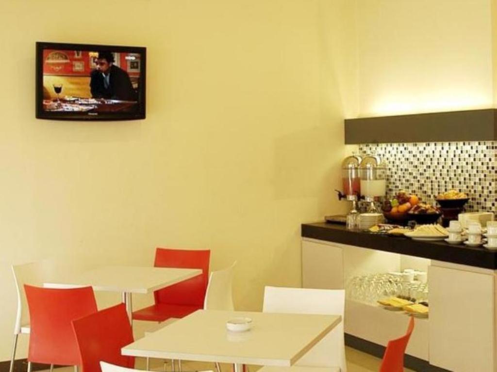 Hotel Orlen Джок'якарта Екстер'єр фото