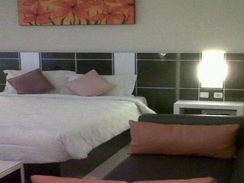 Hotel Orlen Джок'якарта Екстер'єр фото